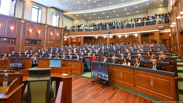 Në ora 17:00 seancë e jashtëzakonshme lidhur me zgjedhjen e presidentit.