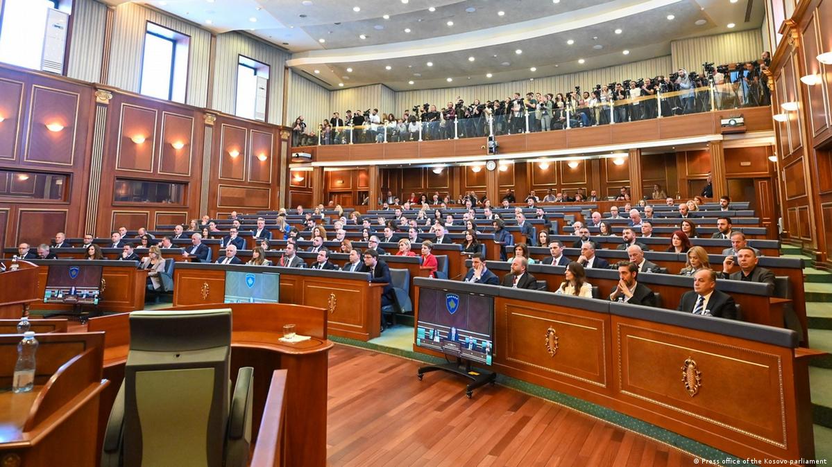 Në ora 17:00 seancë e jashtëzakonshme lidhur me zgjedhjen e presidentit.
