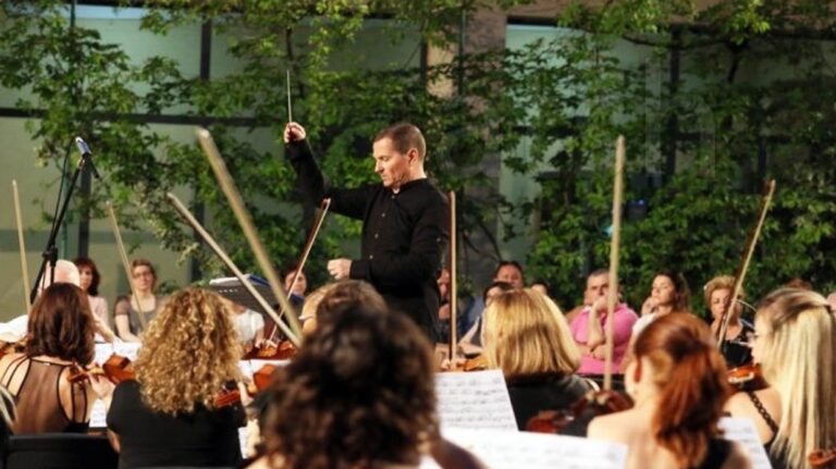 Kosovo Philharmonic holds spring concert with large audience in Pristina
