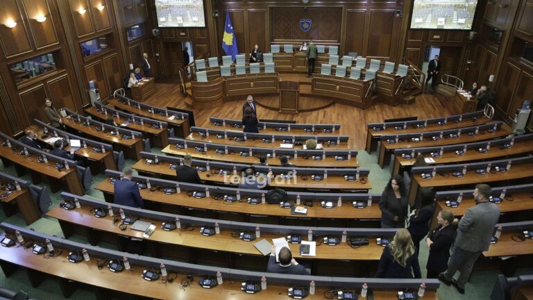 Budget revision fails as government accuses opposition of blocking inflation package