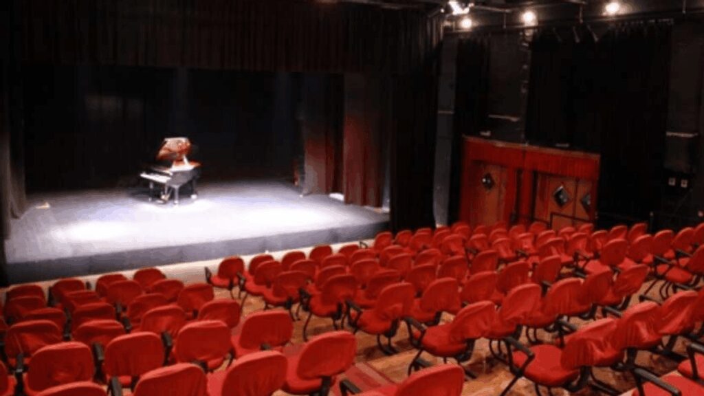 Teatri Kombëtar i Kosovës hap sezonin pranveror me premierë në Prishtinë