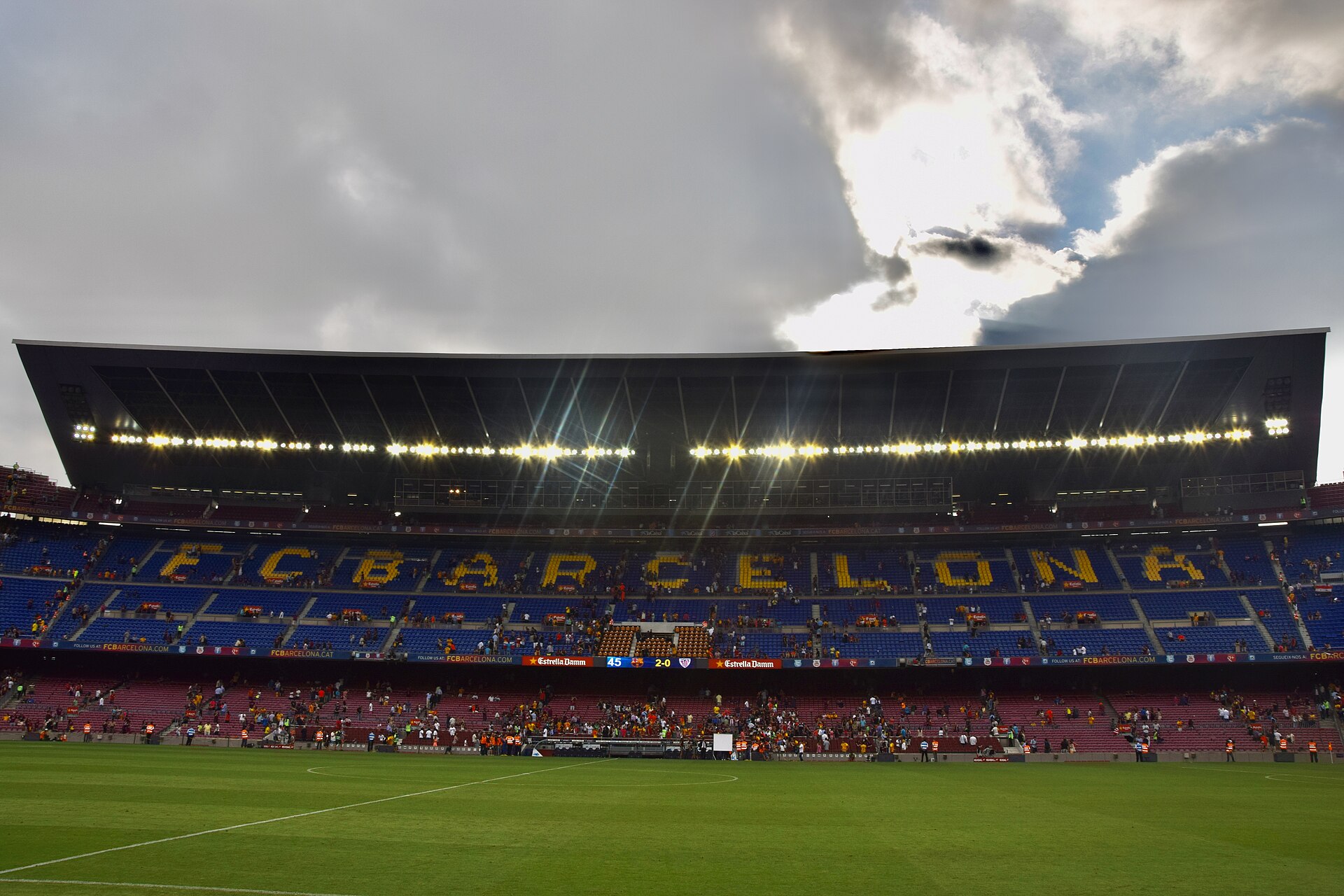 Barcelona përmbys Rayo Vallecanon 5:2, Raphinha dhe Yamal shënojnë nga dy gola
