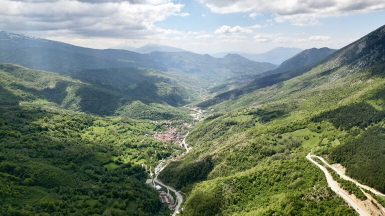 Deri në 34 gradë në fillim të shtatorit, reshje lokale nga e marta