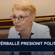 Donika Gërvalla gjatë reagimit për vendimin e KGJK-së