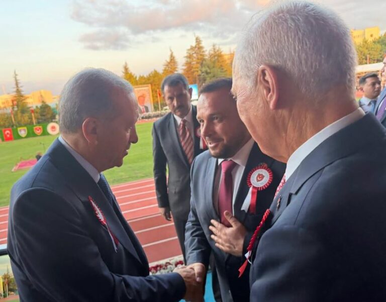 Maqedonci takohet me Erdoğanin në Ankara, pesë kadetë nga Kosova diplomojnë në Akademinë Ushtarake