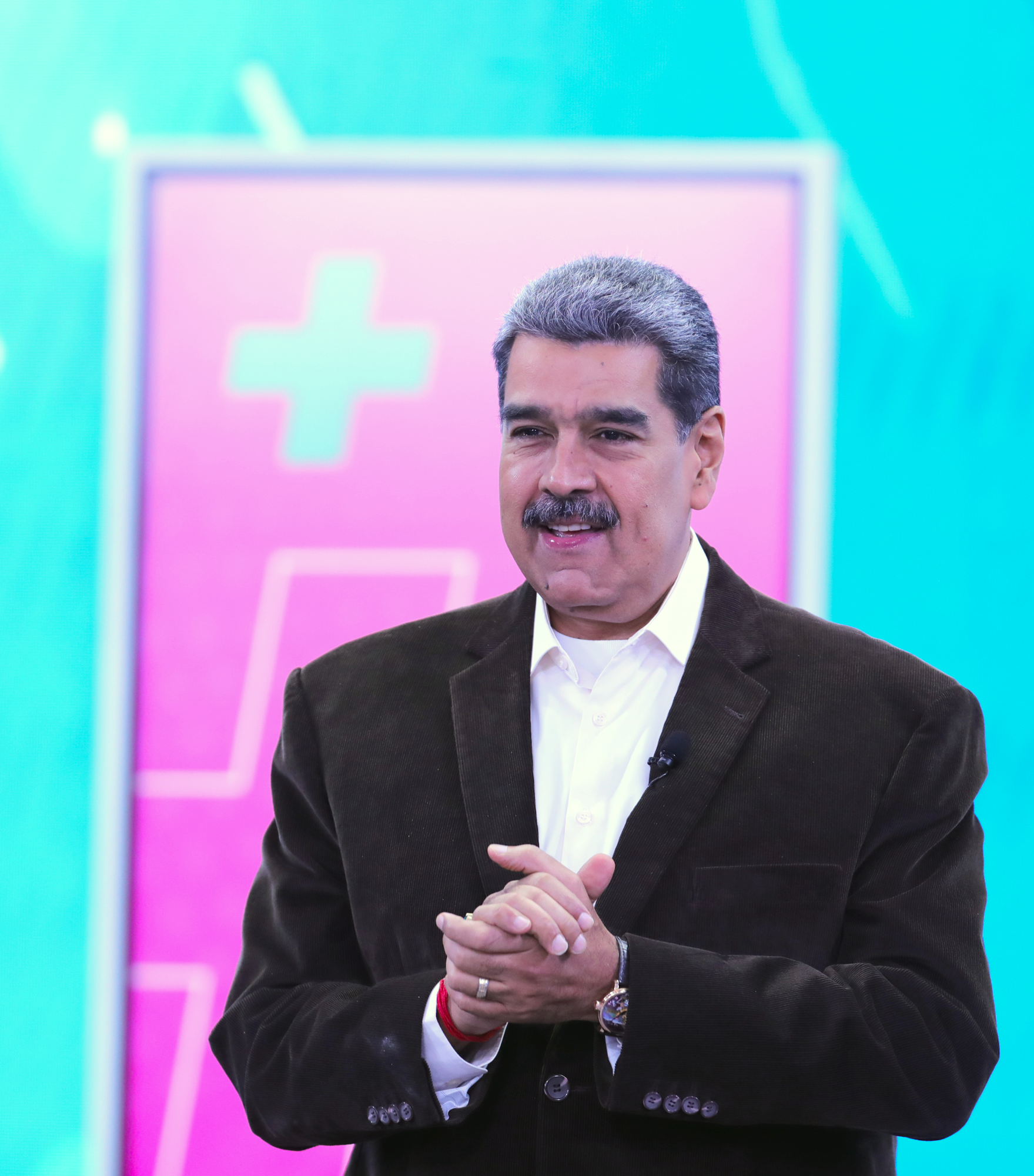 Maduro publikon fotografi nga paraburgimi: “Jemi të palëkundur”