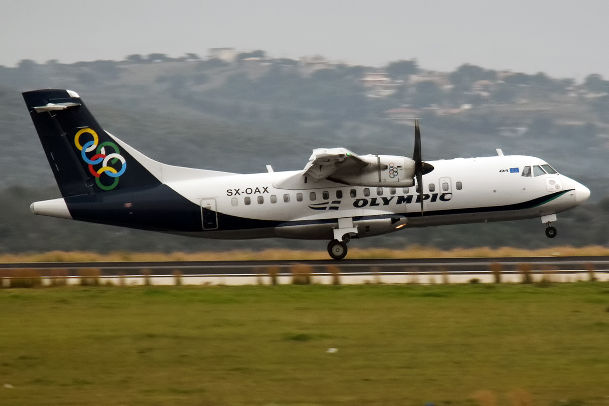 Avioni i Olympic Air kthehet në Rodos pas alarmit për defekt në motor