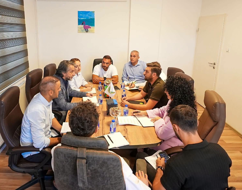 Përparim Rama gjatë takimit në kompaninë Pastrimi