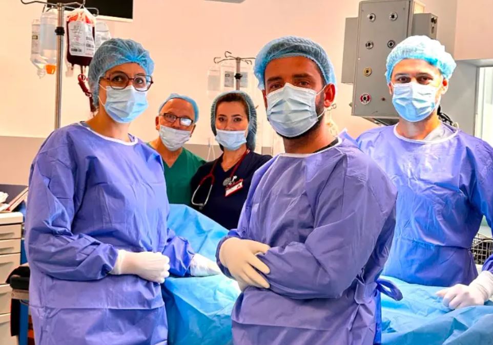 Ekipi mjekësor i Klinikës së Ortopedisë në QKUK