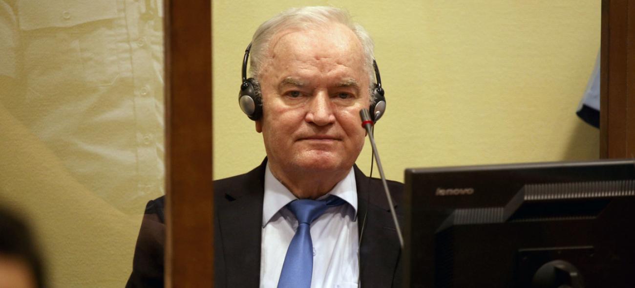 Ratko Mladiqi gjatë një seance gjyqësore në Hagë