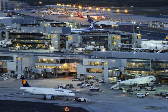 Pamje nga aeroporti i Frankfurtit