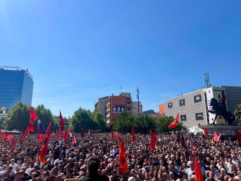 OVL-UÇK pas protestës: Shqiptarët nuk do të ndalen së kërkuari drejtësi për UÇK-në