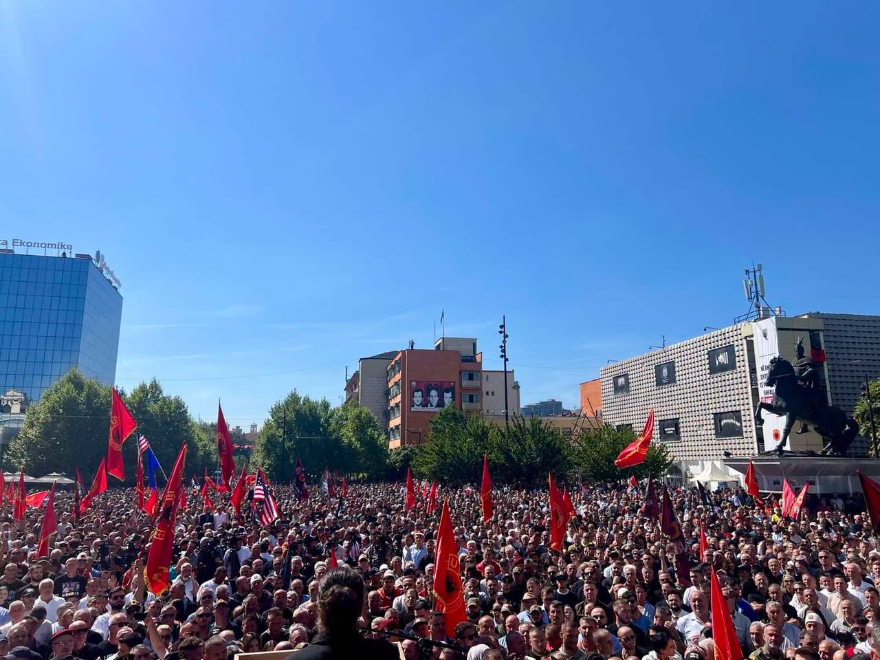 OVL-UÇK pas protestës: Shqiptarët nuk do të ndalen së kërkuari drejtësi për UÇK-në