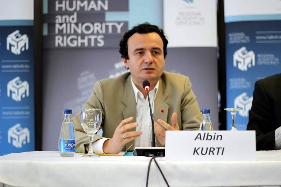 51 shtëpi u rinovuan, Kurti premton përfitime nga efiçienca për mbi 1,400 qytetarë