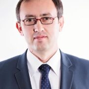 Avdullah Hoti në një portret zyrtar