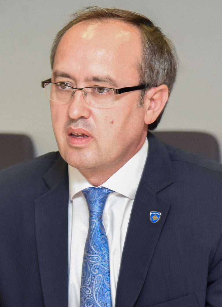 Hoti zbulon ndarjen në LDK: Disa kundërshtuam hyrjen në Qeveri