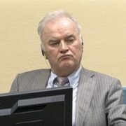 Ratko Mlladiqi gjatë procesit gjyqësor në Tribunalin Penal Ndërkombëtar për ish-Jugosllavinë