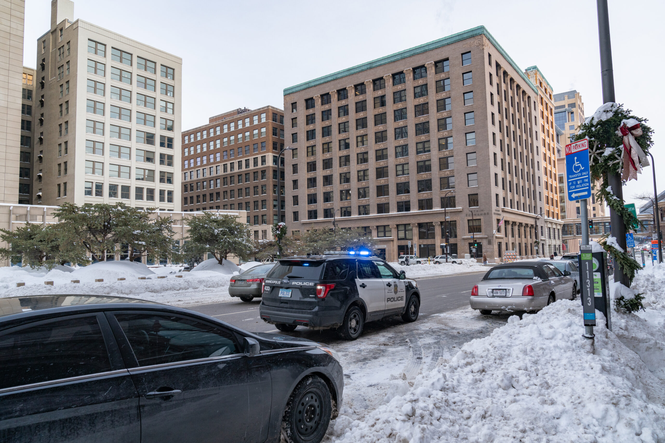 Të shtëna në një ndërtesë banimi në Minneapolis, dy viktima dhe pesë të plagosur