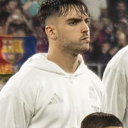 Raúl Asencio me fanellën e Real Madridit gjatë finales së Kupës së Mbretit në vitin 2025
