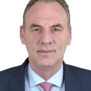 Fatmir Limaj në një portret zyrtar