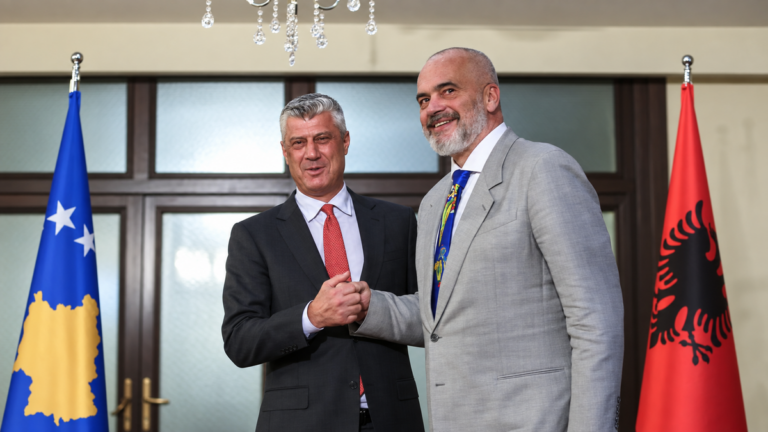“Farsa në ditët e fundit” — çfarë parashikon Rama për Thaçin?