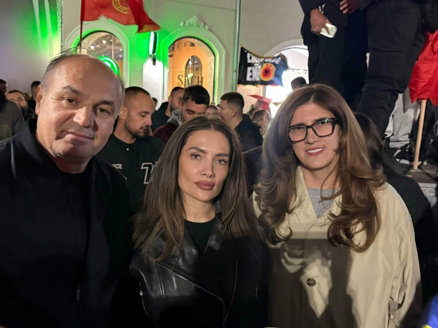 Musliu-Shoshi nga protesta: “Deri në lirimin e tyre!”
