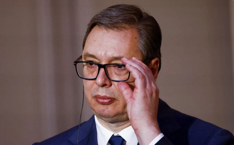 Danas: Vuçiq jep dorëheqjen nga presidenca e Serbisë