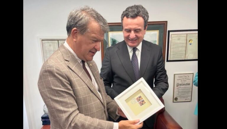 Latimer: Me Kurtin diskutuam ndihmën amerikane për sigurinë e Kosovës