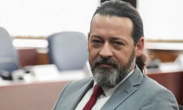 Sveçla propozon spital publik në pronën komunale ku funksionon Spitali Amerikan