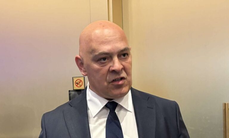 Gjini kërkon ndryshim të komunikimit për luftën e Kosovës