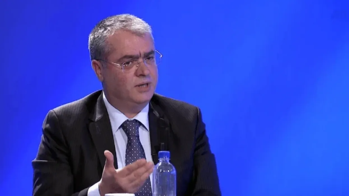 Pas Hagës, Fetoshi propozon daljen e përbashkët të liderëve
