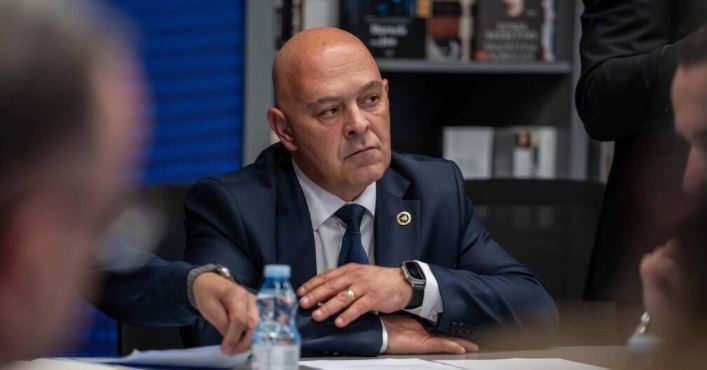 Gjini: Ndihma ligjore për krerët e UÇK-së të mos përzihet me parti