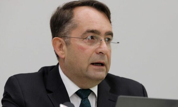 Peci: Me shumë gjasë, në zgjedhje në nëntor