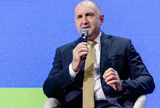 Radev kritikon armatosjen e Ukrainës, kërkon dialog me Rusinë