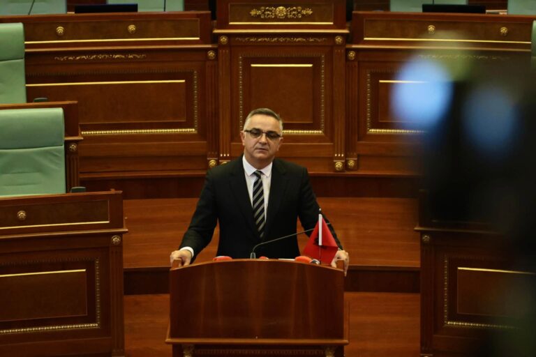 Tahiri kërkon mbledhje urgjente të Kuvendit dhe rezolutë për vendimin e Hagës