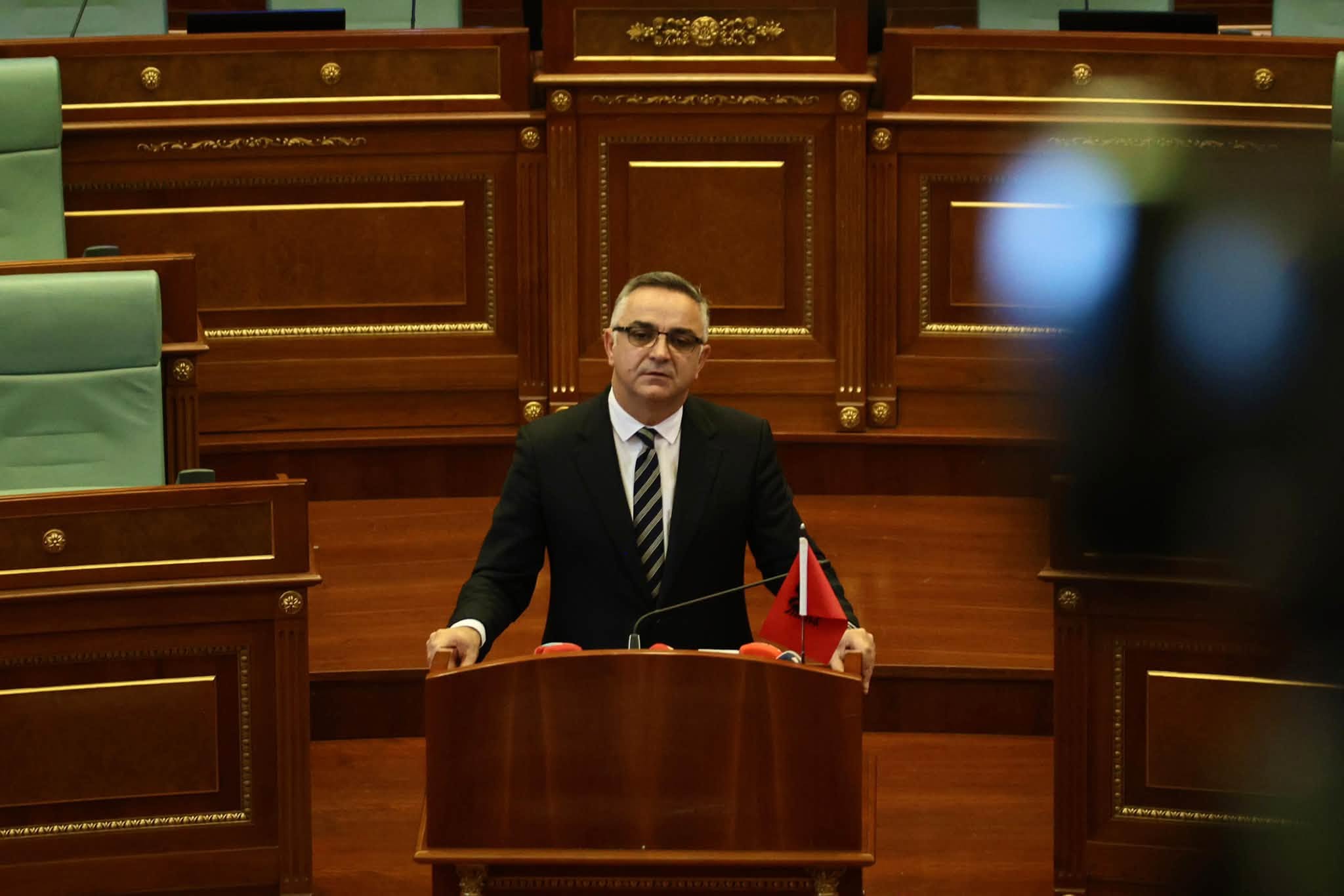 Tahiri kërkon mbledhje urgjente të Kuvendit dhe rezolutë për vendimin e Hagës