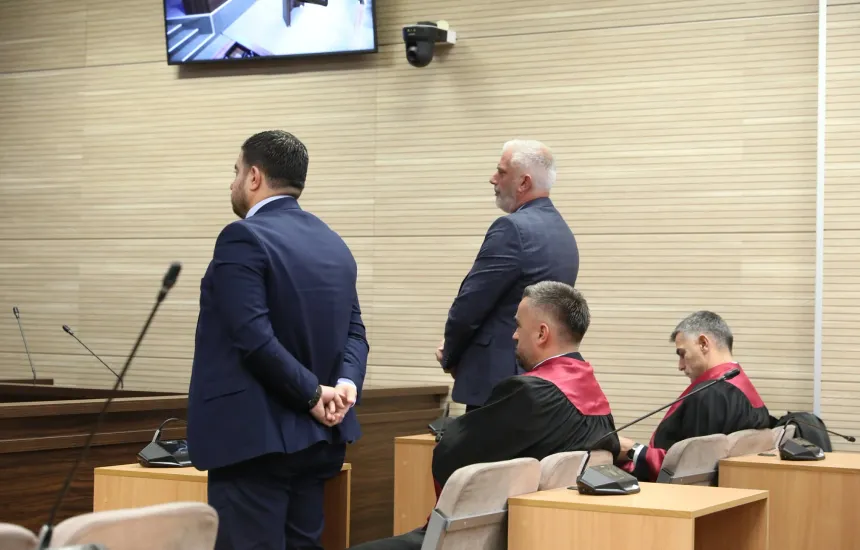Qeveria pezullon Hysen Muzliukajn nga detyra pas aktakuzës