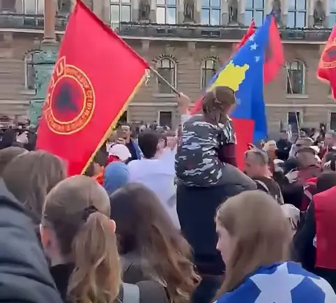 Diaspora proteston në Hamburg kundër vendimit të Speciales