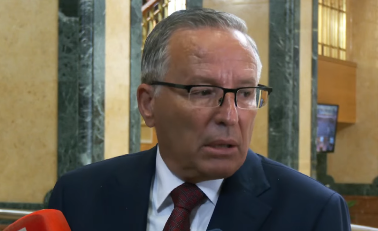 Hamza pret dy lexime brenda ditës për ligjin e Speciales