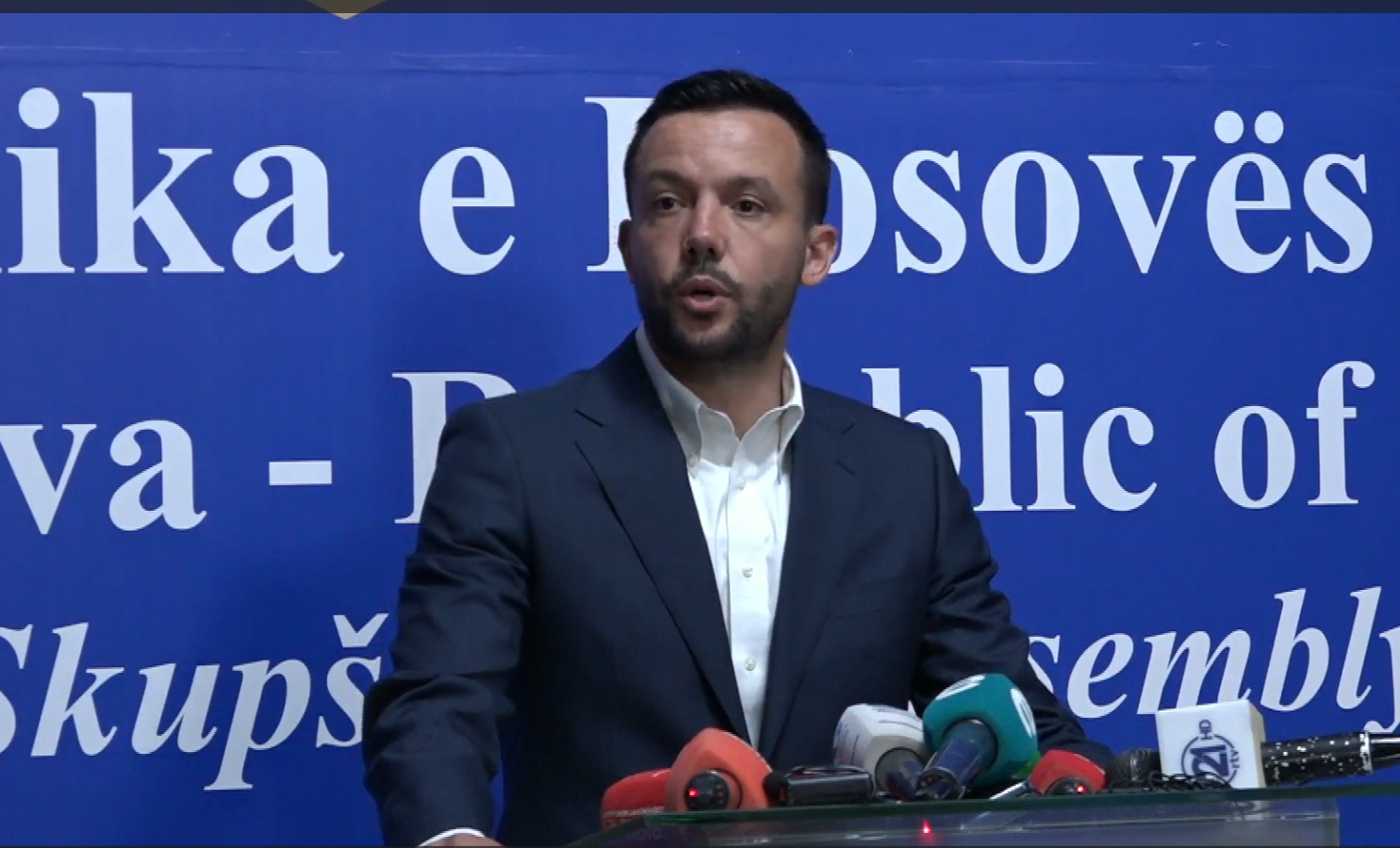 Arian Tahiri kërkon kthimin urgjent të projektligjit për Specialen