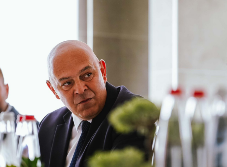 Gjini: Importi i qumështit u rrit me një milion litra në muaj