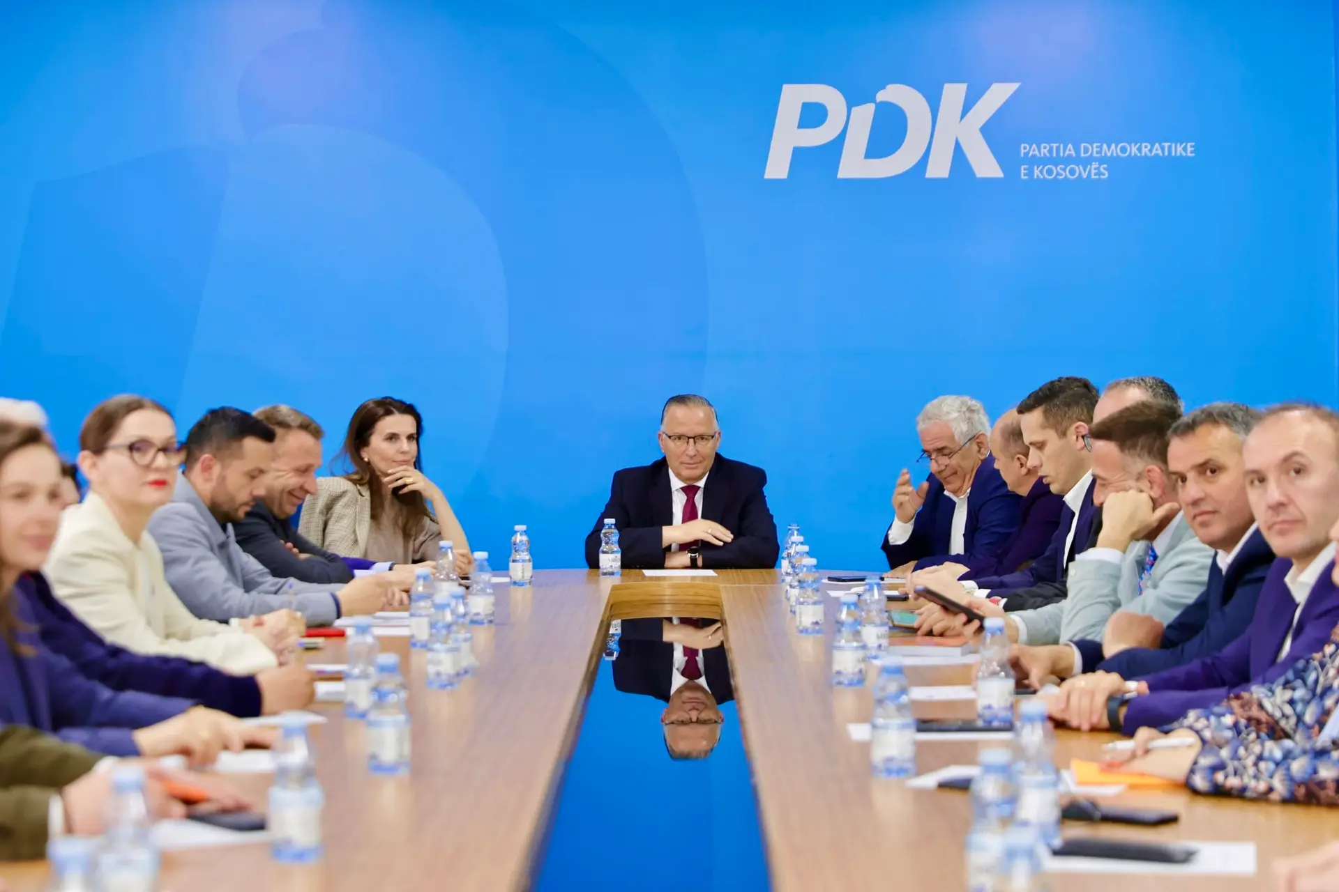 Deliu-Kodra: Qeveria sjell 11 projektligje, qytetarët protestojnë