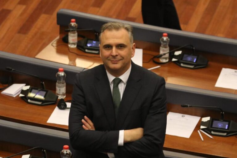 Bajqinovci kërkon qëndrim nga opozita: Votim të Presidentit apo zgjedhje?