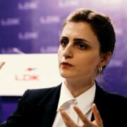 Deputetja e LDK-së, Janina Ymeri, gjatë një paraqitjeje televizive