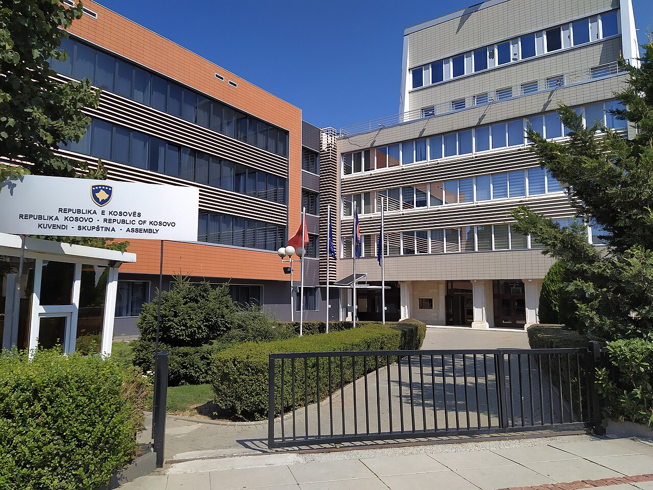 Janina Ymeri thotë se nuk do ta votojë Bekim Sejdiun për president