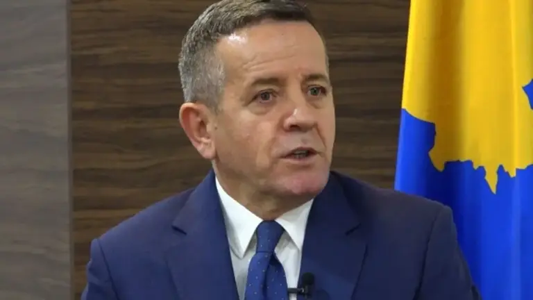 KOMANDANT REMI Rrustem Mustafa jep sinjale…