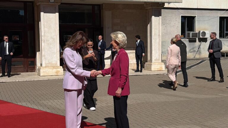 Haxhiu pret von der Leyenin në Kosovë