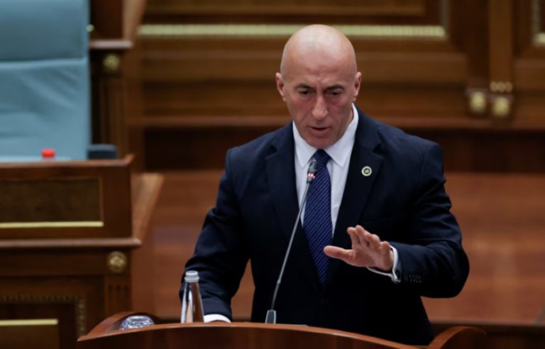 Xhemaili akuzon profilet me foton e Kurtit për gjuhë përçarëse