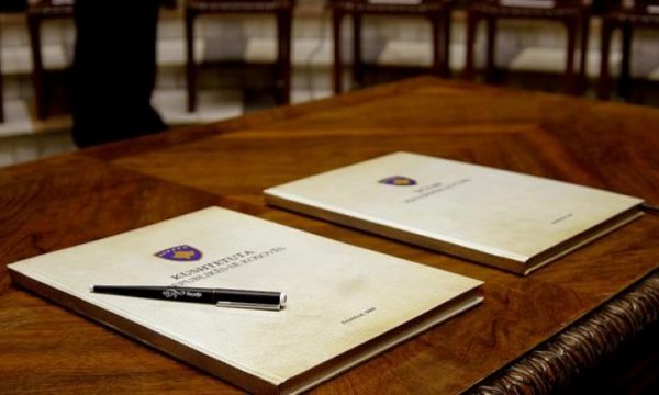 Miftaraj: Kushtetuta nuk duhet t’i përshtatet një partie