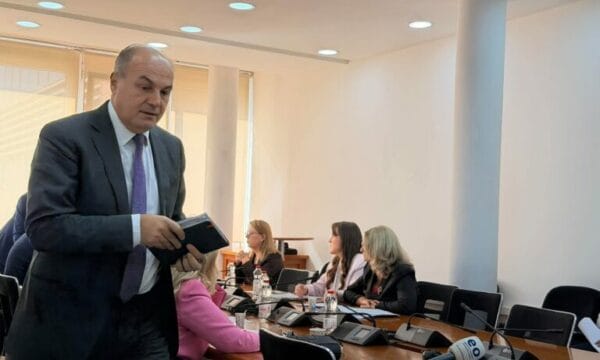Hoxhaj largohet për ligjin e Speciales, Komisioni për Arsim vazhdon punën